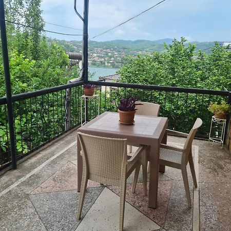 Camellia Hotel Kutaisi Bagian luar foto