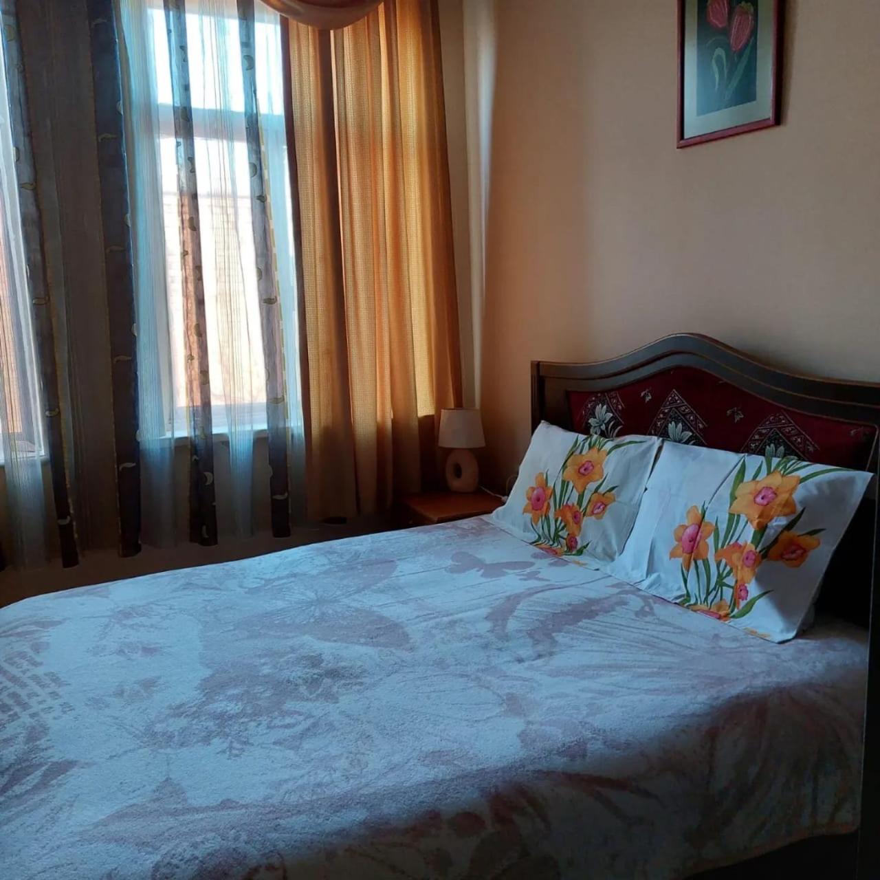 Camellia Hotel Kutaisi Bagian luar foto